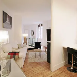  Apartment - Alsace Lorraine - Languedoc-place Du Salin-museum Histoire Naturelle- Jardin Des Plantes-musee Augustins- Palais De Justice Station Metro Carmes Ligne B France