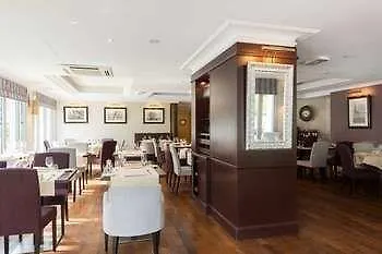 Le Plessis Grand Hotel  Le Plessis-Robinson