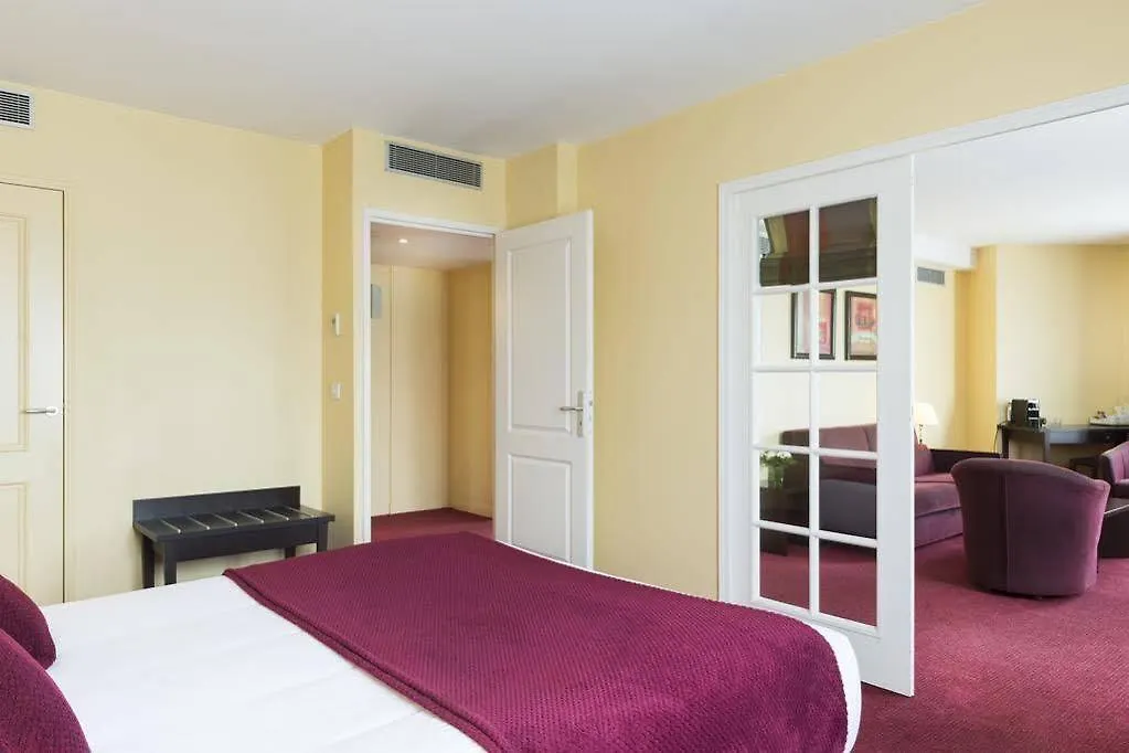 Le Plessis Grand Hotel  Le Plessis-Robinson